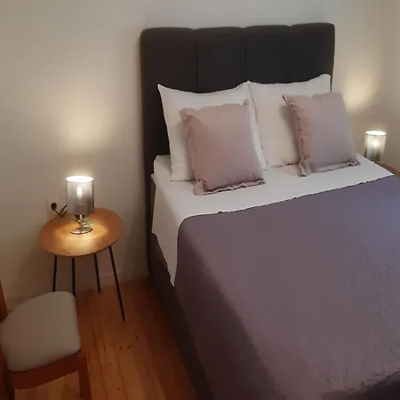 Nyaraló In Near Sandy Beaches Privlaka