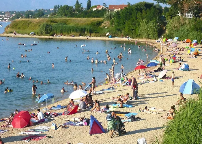 Hébergement de vacances In Near Sandy Beaches