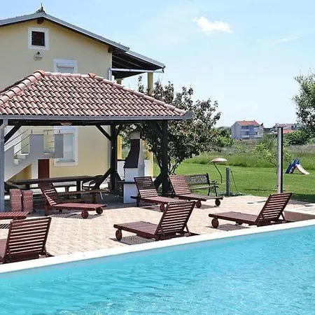 Holiday home Lug 2, New And Comfortable With Pool *