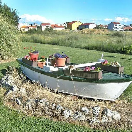 Lug 2, New And Comfortable With Pool * Privlaka (Zadar)