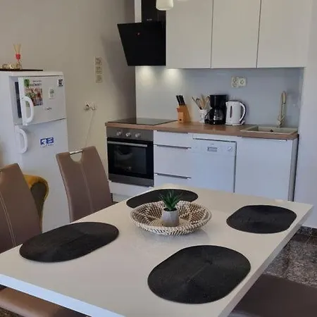 Tatil Evi In Near Sandy Beaches