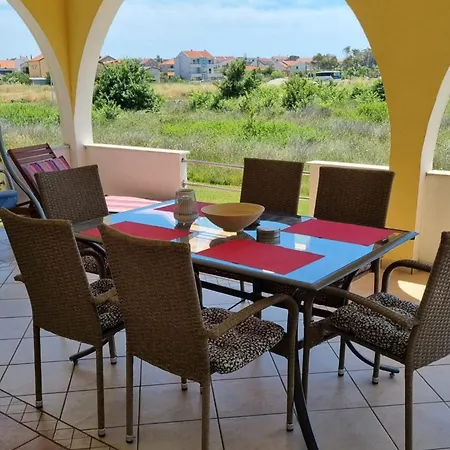 In Near Sandy Beaches Tatil Evi